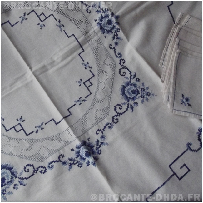 6 petites serviettes a thé anciennes brodées 6 petites serviettes a thé anciennes brodées