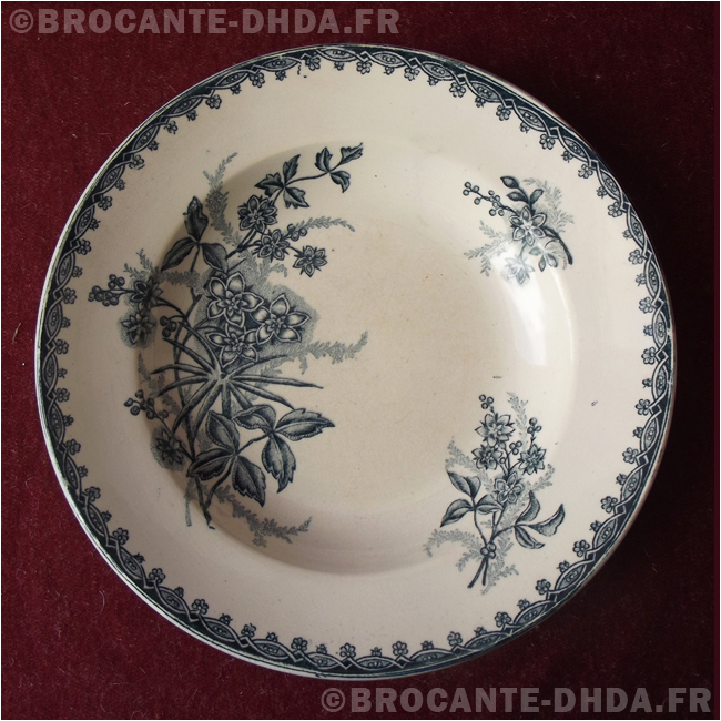 Assiette Plate Ancienne En Terre De Fer Margot – Céramique, Occasion