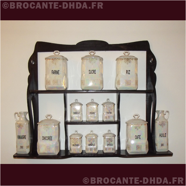 Ancienne étagère avec pots à épices D'Hier & D'Aujourd'hui