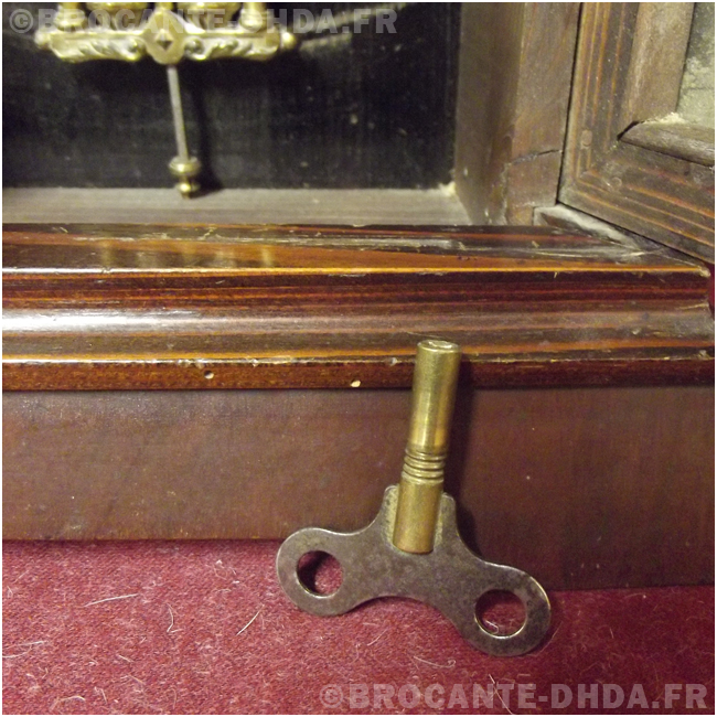 Ressort Pour Pendulettes Anciennes - Dimensions 32 Mm De Hauteur, 4 Mm De Diamètre, En Acier Neuf