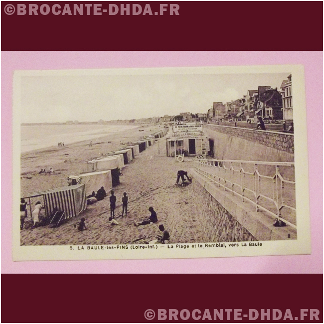 La BaulelesPins la plage et le remblai, vers la baule D'Hier & D