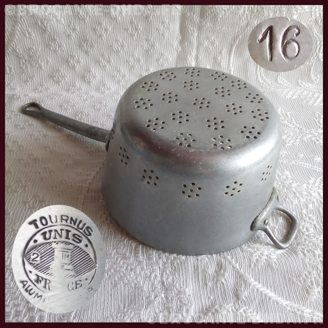 TIMBALE ANCIENNE EN laiton massif Charpentier poinçonnée France XIXe