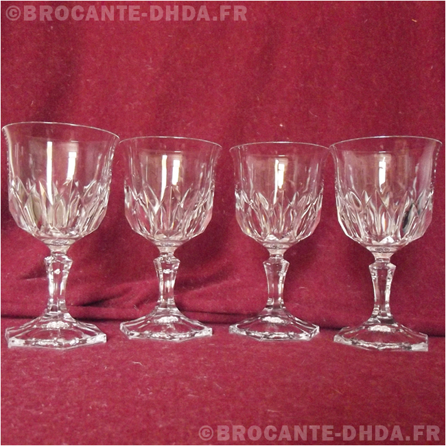 4 VERRES A EAU OU SIROP ANCIEN VINTAGE vert